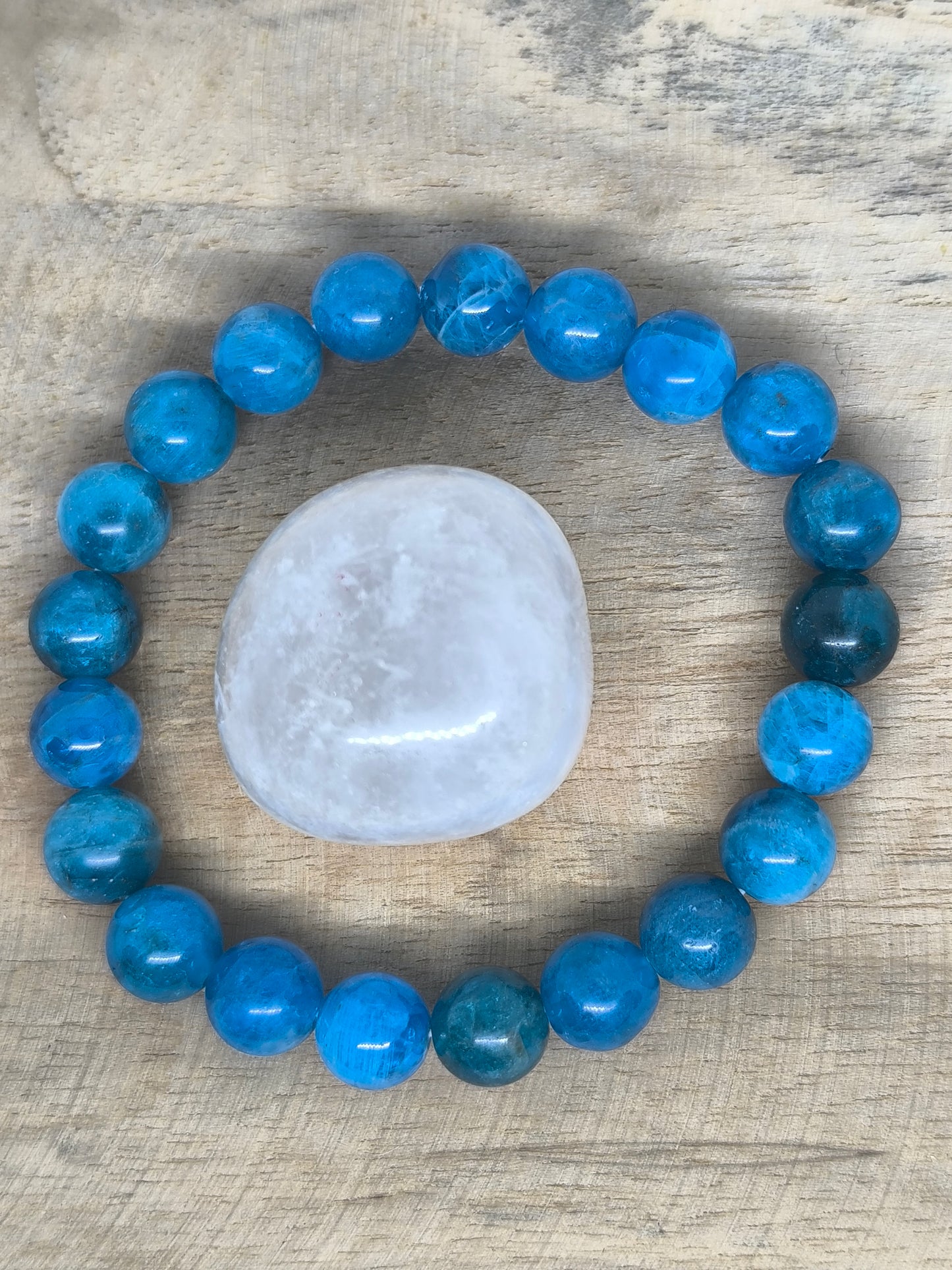 Bracelet femme en Apatite "Clarté et Équilibre"