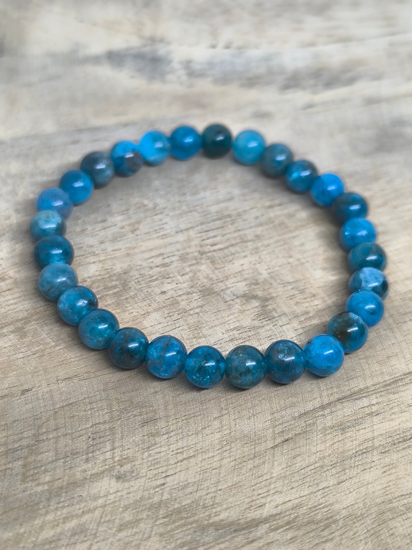 Bracelet femme en Apatite "Clarté et Équilibre"