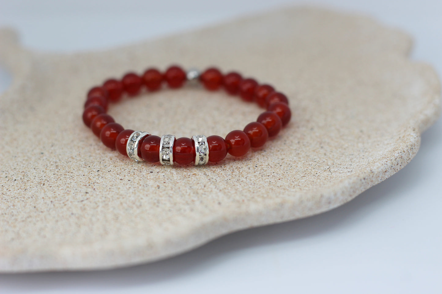 Bracelet Enfant en Cornaline - Le Compagnon Énergétique pour des Aventures Dynamiques
