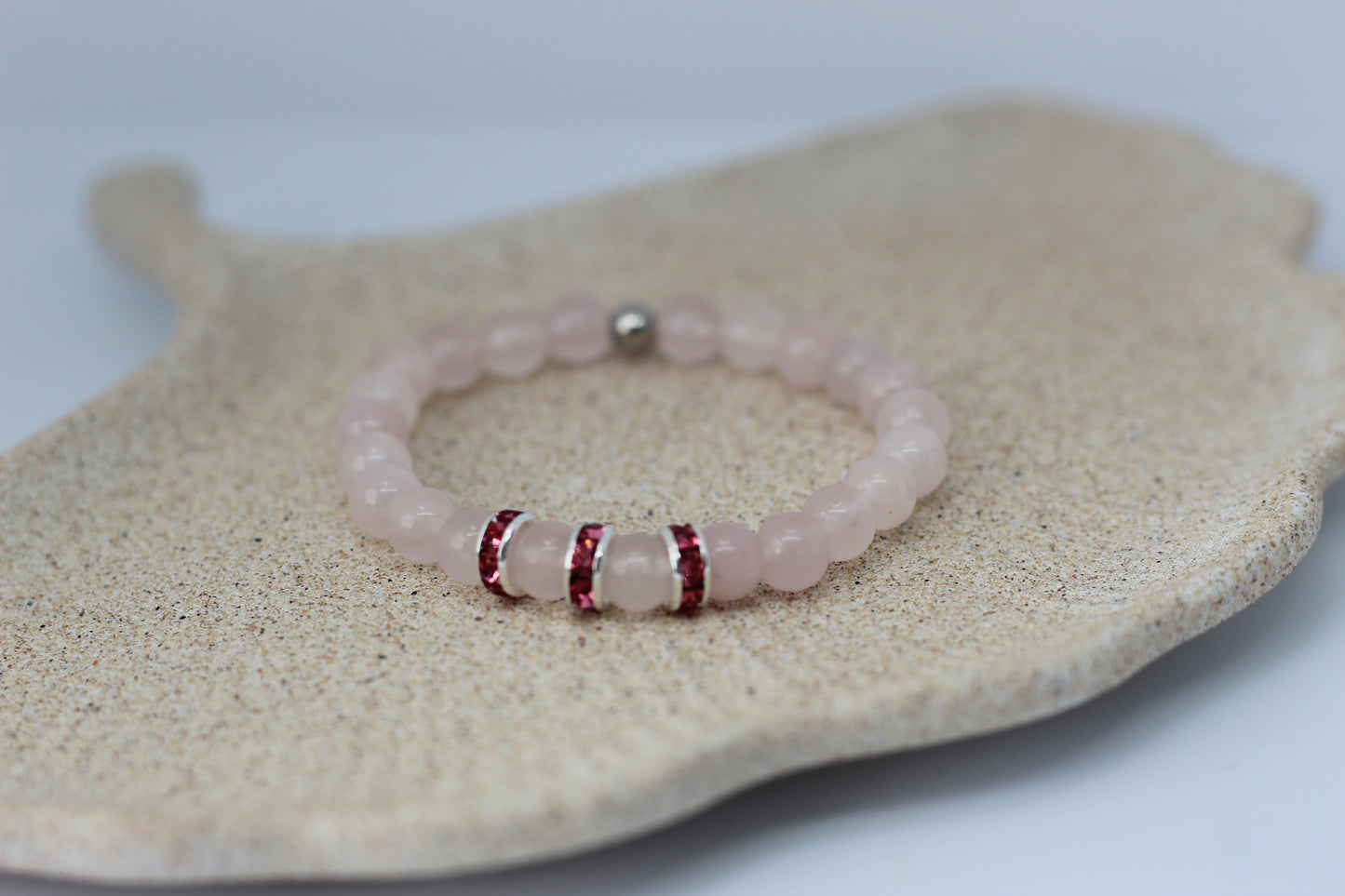 Bracelet Enfant en Quartz Rose - Le Compagnon Doux pour Petites Cœurs