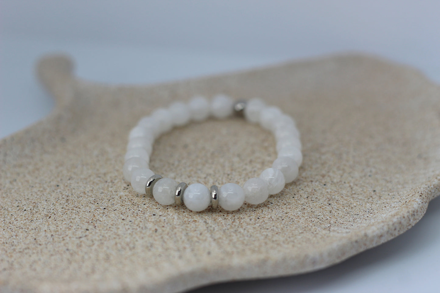 Bracelet Enfant en Pierre de Lune - L’Éclat Magique pour Petites Étoiles